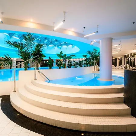 Lägenhet Hanza Pionier 2 I Balkon & Pool Parking By Stayly